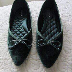 Birdies Green Velvet Goldfinch